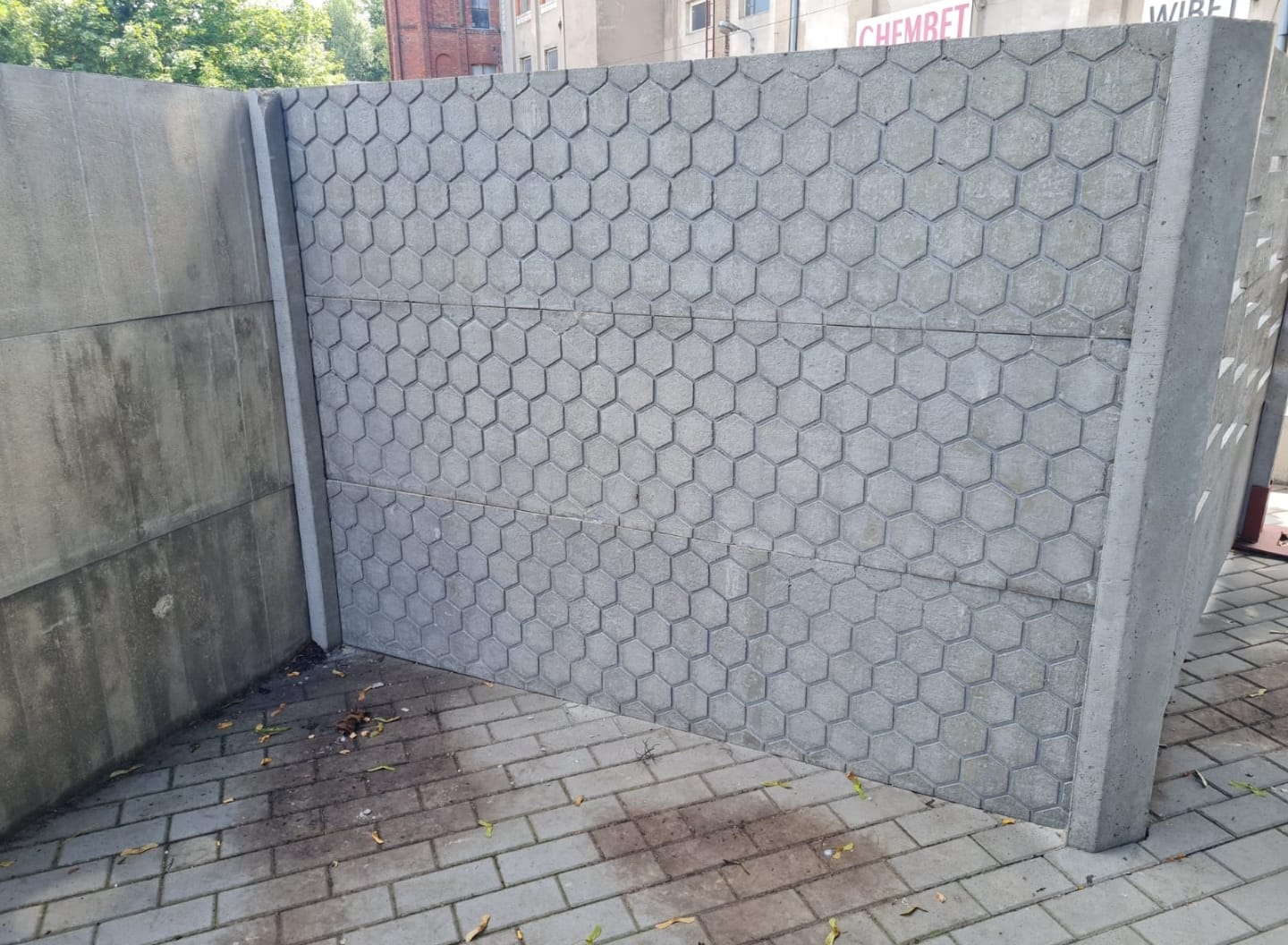 betonový plot jednostranný plástve