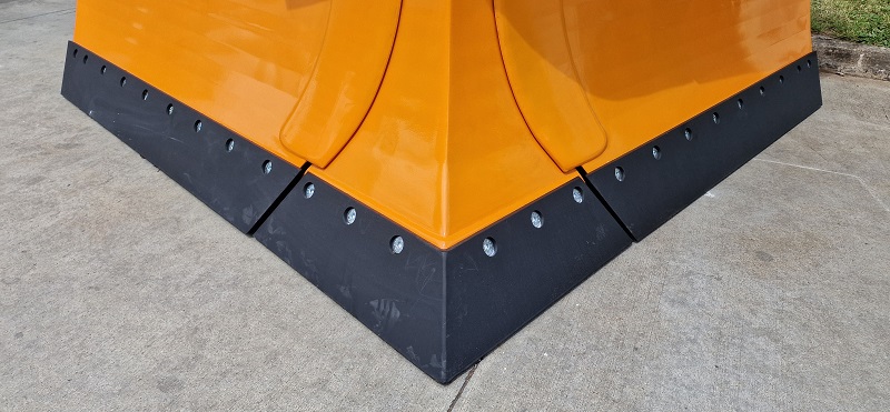 šípový břit na sněžný pluh