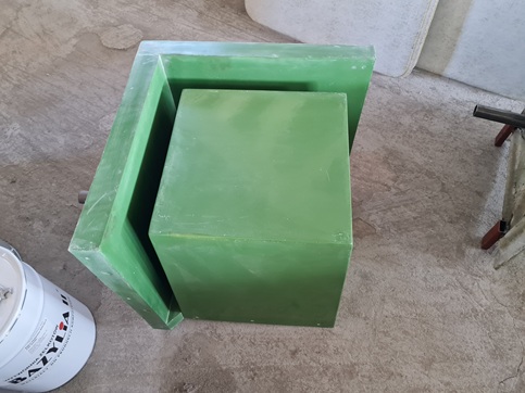 forma na betonové květináče