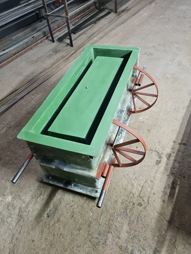 forma na betonové květináče