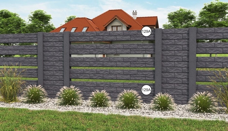 formy na betonové ploty - ukázka hotového plotu