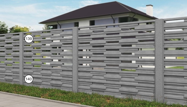 formy na betonové ploty - ukázka hotového plotu