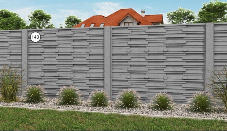 formy na betonové ploty - ukázka hotového plotu