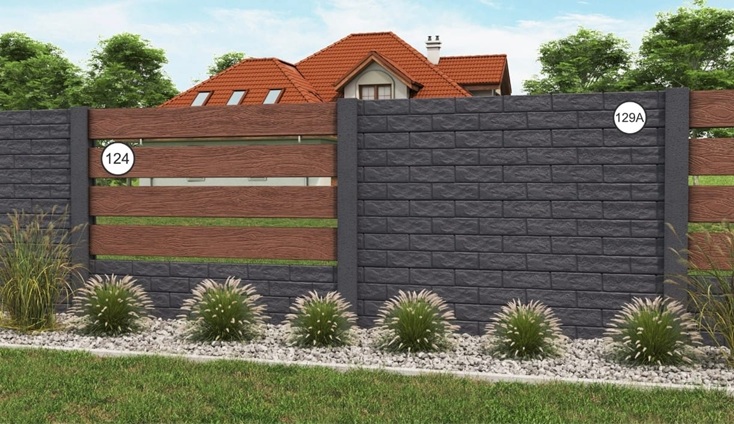 formy na betonové ploty - ukázka hotového plotu